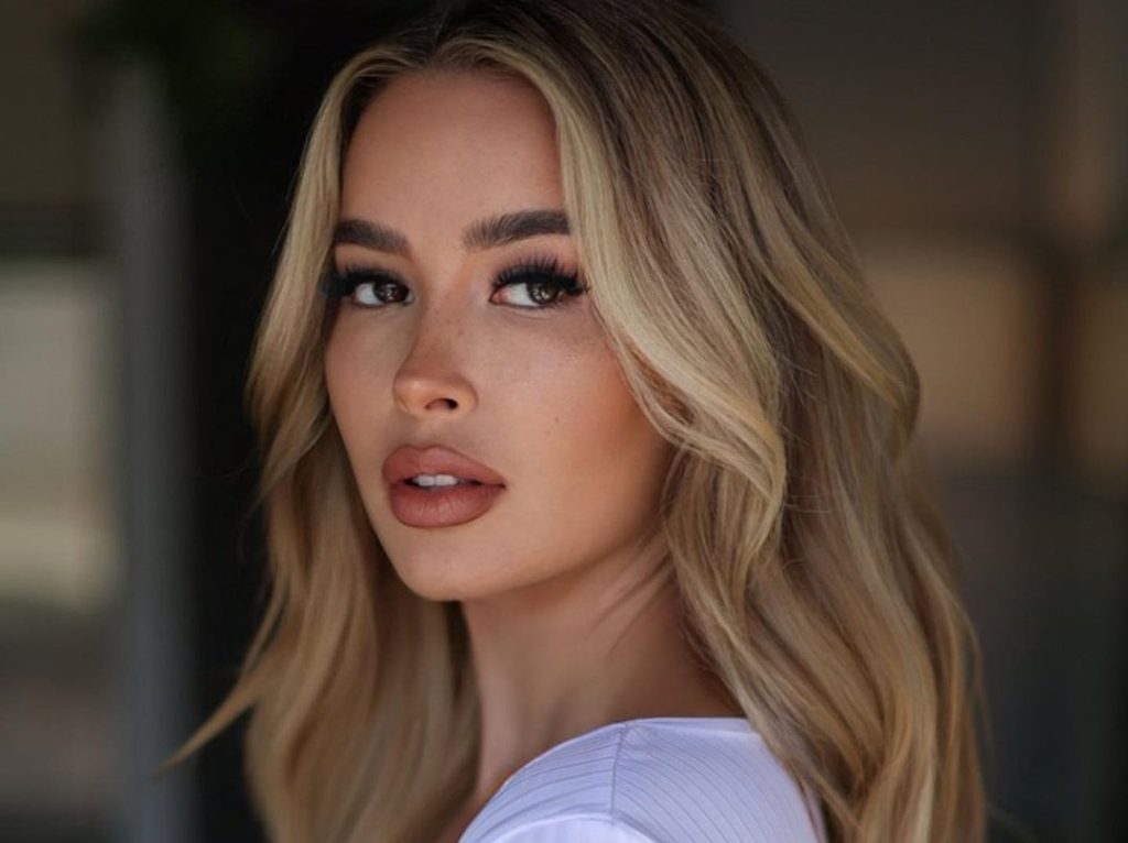 Elena Kamperi alter, Größe, gewicht, vermögen,Freund, Ehemann